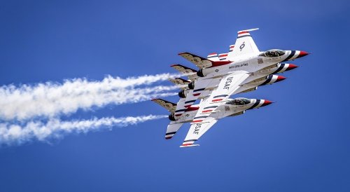 USAF planes fly in formation