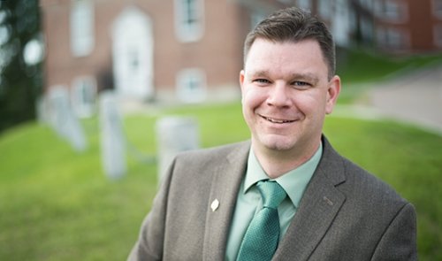 Christopher Tucker headshot