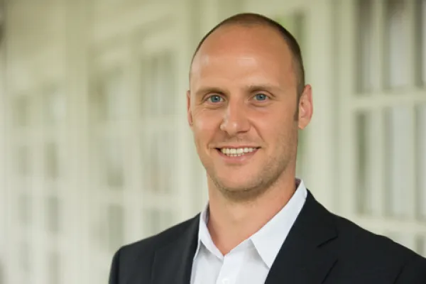 Sean Freitag headshot