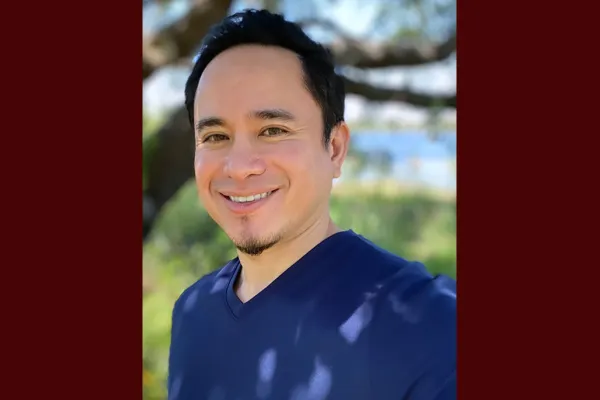 Jason Vitug headshot