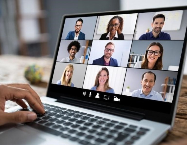 laptop virtual team